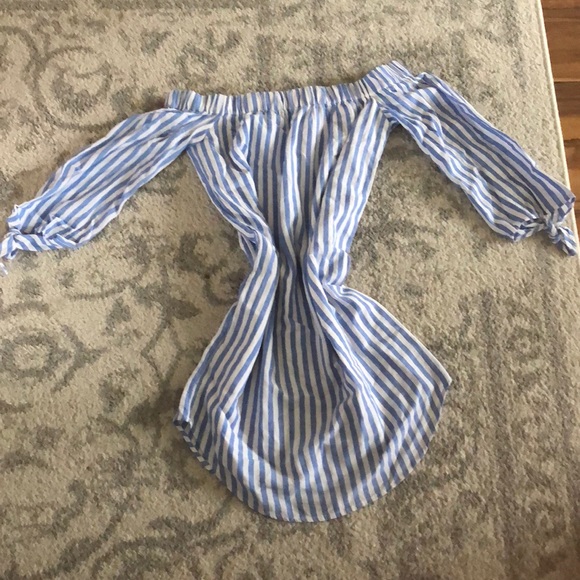 Old Navy Dresses & Skirts - Old Navy striped summer dress.